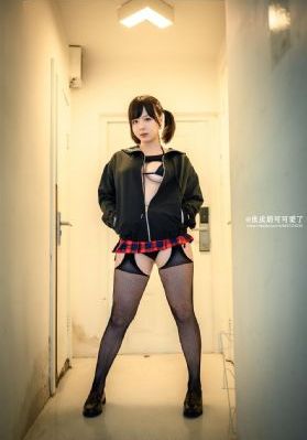 美女与男子吻戏欧美_高清免费观看视频